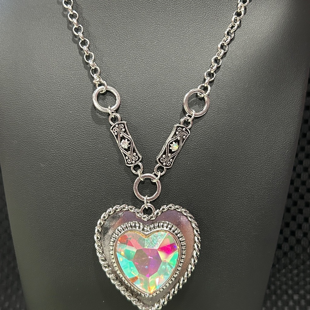 Paparazzi Heart Full Of Fabulous Multi Heart Pendant Necklace